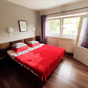  Apartament Cozy Gardens In Czechy
