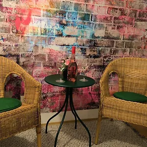 Viva - Cosy Flat In - Free Parking Apartman